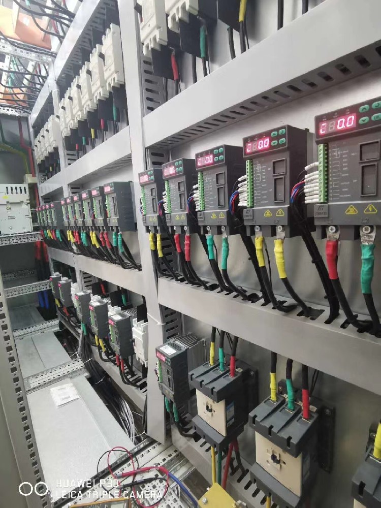 电力调整器与区块链技术结合，能否实现电力分配的去中心化和更高效监管？